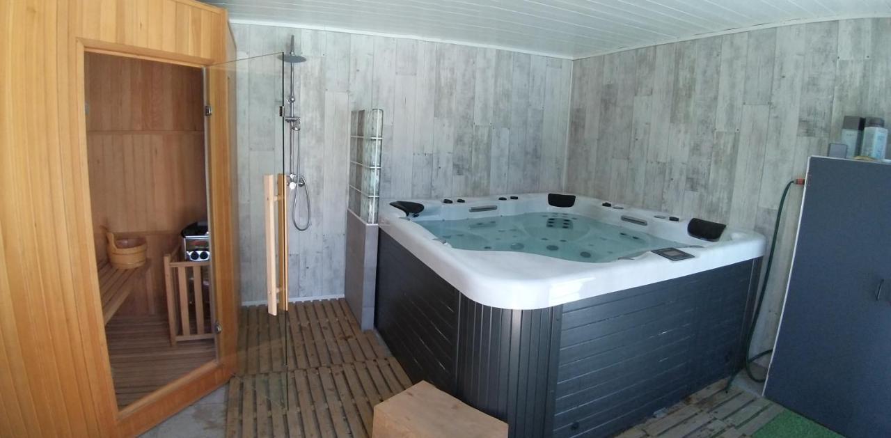 La Resiniere Bed & Breakfast Salles  Ngoại thất bức ảnh