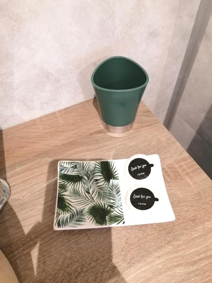La Resiniere Bed & Breakfast Salles  Ngoại thất bức ảnh